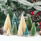 Festive mini trees - Breng in één keer warme kerstsfeer in huis met 8 mini kerstboompjes in verschillende formaten.