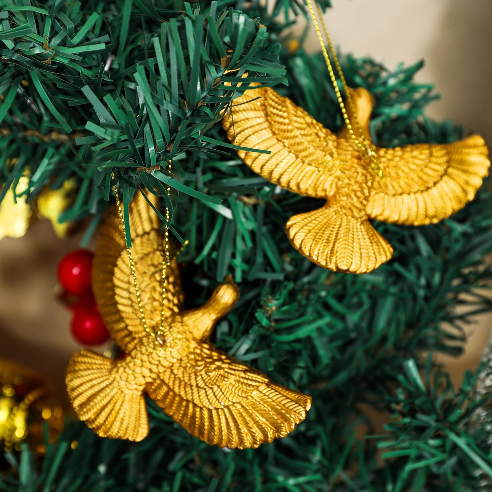 SnowDove Ornament – Stijlvol winters ornament voor feestelijke boomaccenten